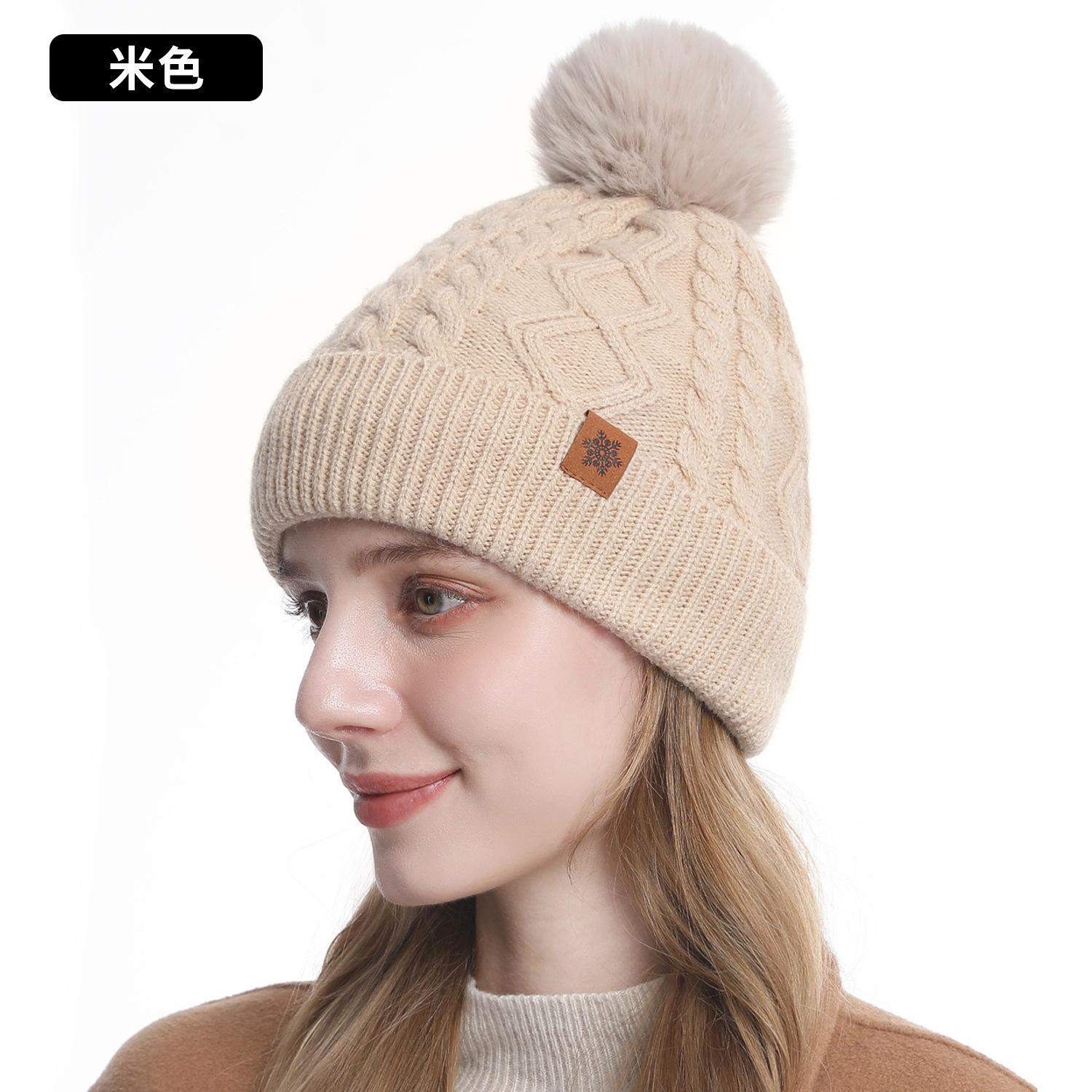 

Hat, scarf and gloves three-piece set, winter outdoor riding scarf double-layer fleece and thicker, knitted hat