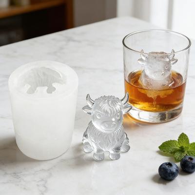 Silicone Ice Cube Tray Highland Cow Ice Cube Mold Flexible Reusable Animal Shaped Ice Maker for Whiskey Cocktails Coffee
