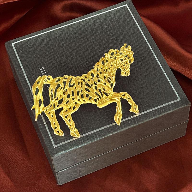 

Golden Hollow Out Horse Brooches For Women Clothing Coat Party Casual Accessries Gifts 1pc