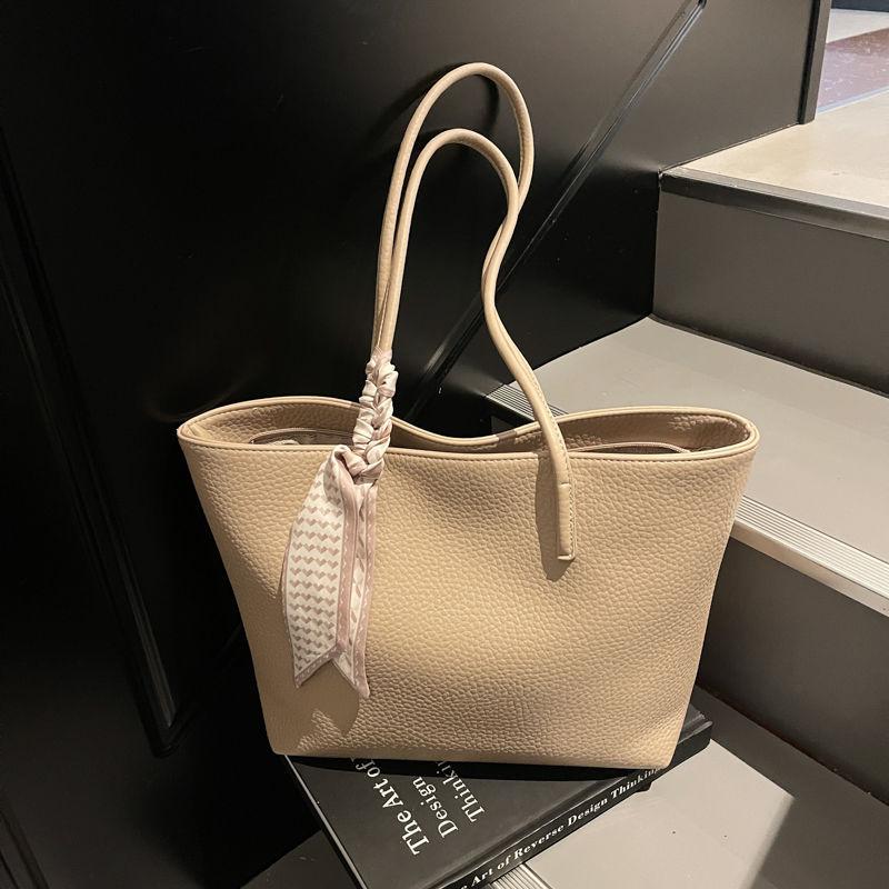 

Large-capacity commuter tote bag, high-end large bag for women, 2025 summer new class shoulder bag trend хаки
