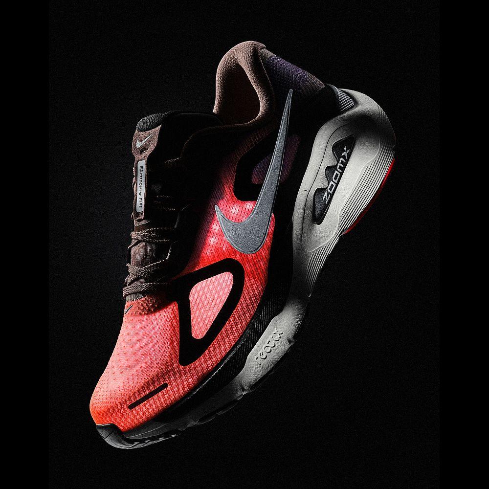 Nike Structure Plus Tattoo Hot Lava (Women s) 37.5