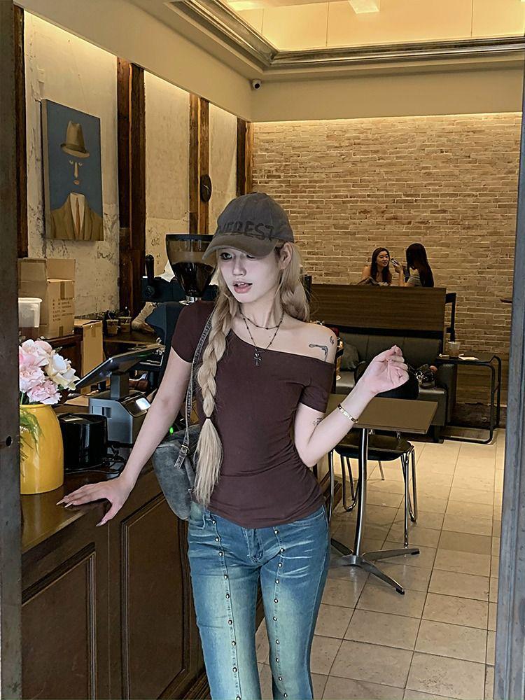 Spring 2025 Off-Shoulder Slim Fit Women's T-Shirt - Solid Color, Short-Sleeve Pullover