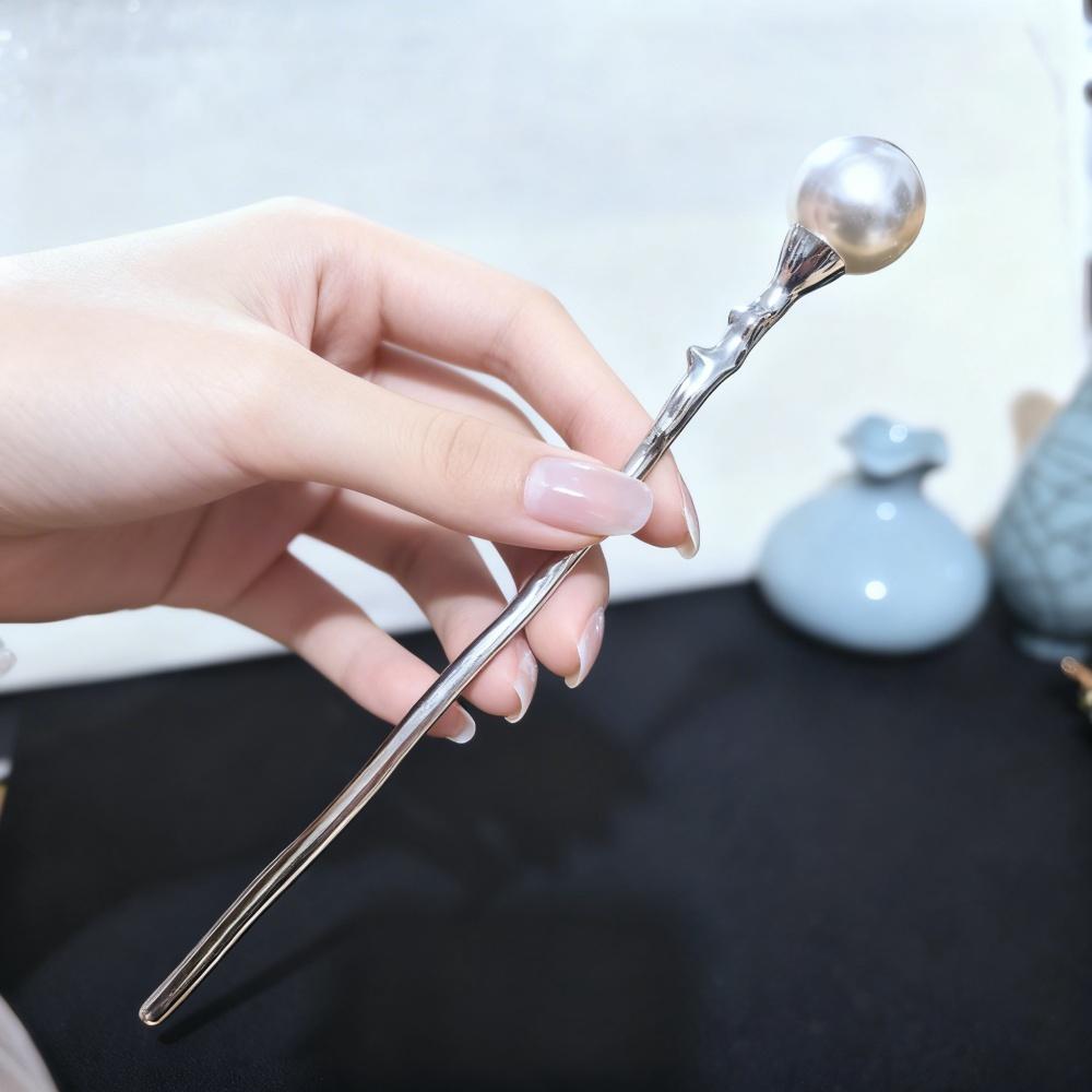 Vintage Hair Stick Clips for Women Simple Elegant Pearl Metal Hair Sticks Girls Hairclip Hair Accessories Wedding Hairstyle Tool