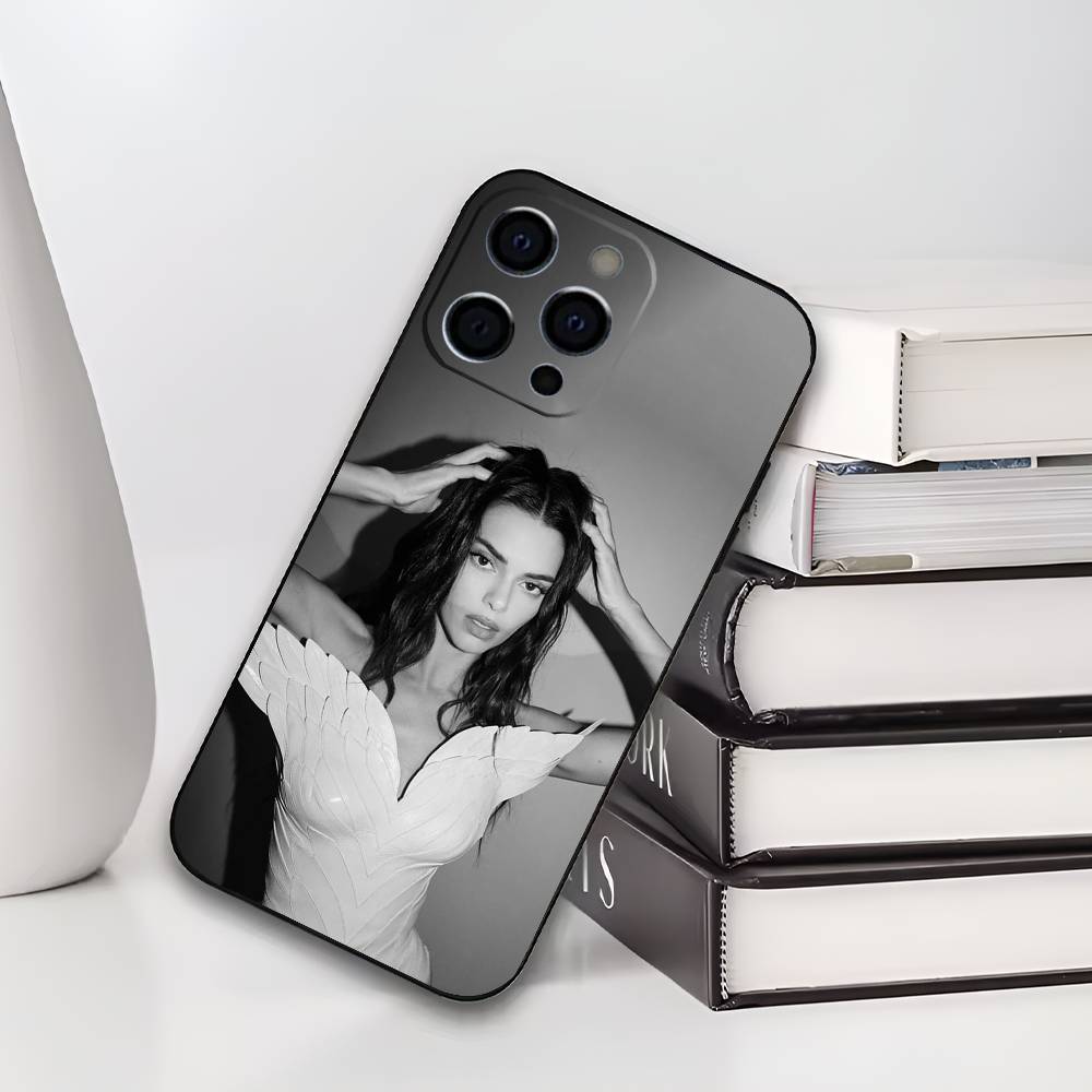 Чехол для телефона K-Kendall Jenner The Supermodel для iPhone 17,16,15,14,13,12,11 Plus,Pro Max,XS, Мягкий силиконовый черный чехол iPhone16
