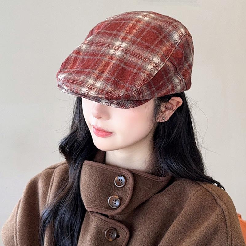 Reverse-wear Beret Forward Cap for Women, Autumn and Winter, Japanese Retro Plaid Duckbill Cap, Stylish and Versatile Newsboy Painter's Hat
