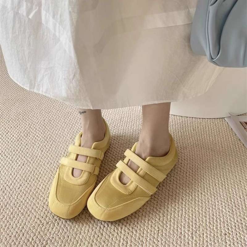 Płaskie sportowe buty Mary Jane 2025 wiosna i lato nowe na rzepy buty codzienne wersja koreańska małe skórzane buty zamszowe buty na płaskiej podeszwie damskie