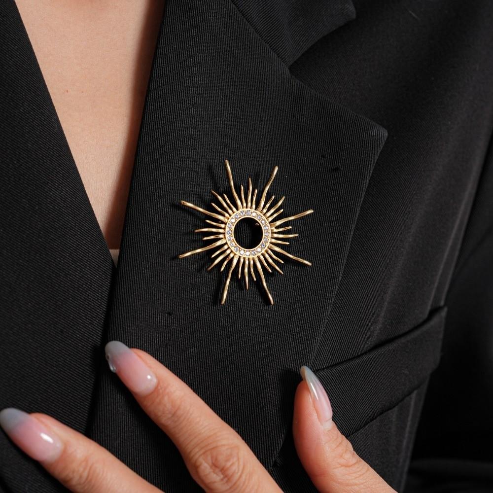 Vintage Zircon Sun Brooch Banquet Metal Glossy Brooch Long Hollow Sun Pin  Party