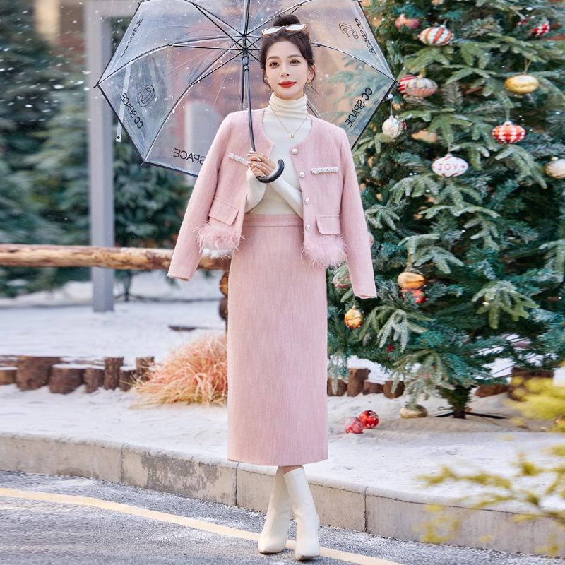 Women's French Chic Winter 2026 Down Skirt Set – Lightweight Luxury Two-Piece