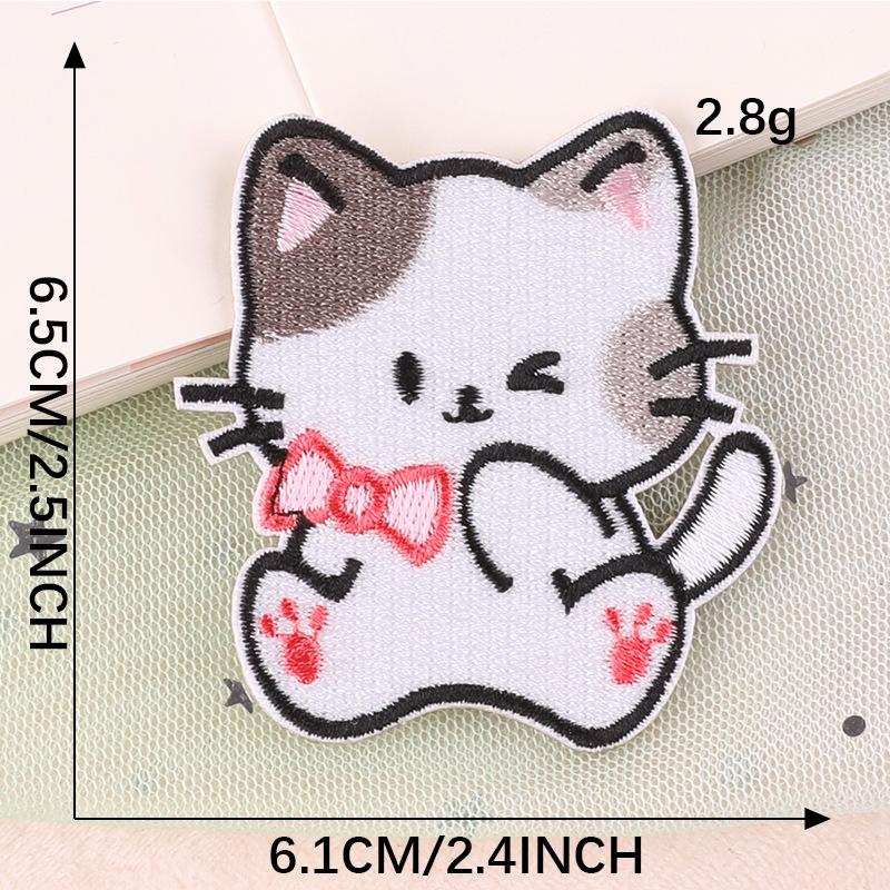 Cartoon Cat Embroidery Patch: DIY Clothing Accessory Badge