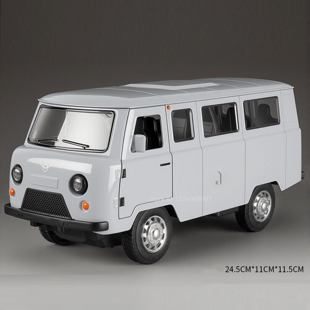 1:18 ROSJA UAZ TRAVELER VAN Model Samochodziki Metal Diecast UAZ HUNTER Pojazdy terenowe Dźwięk Światło Drzwi Otwierane dla Chłopców Prezenty