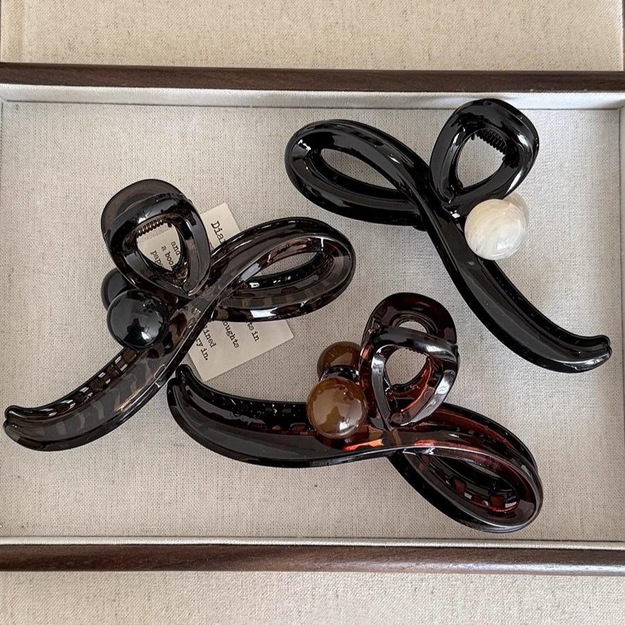 Elegant 2024 Coffee Pearl Shark Hair Clip for Women – Large Volume Summer Claw Accessory