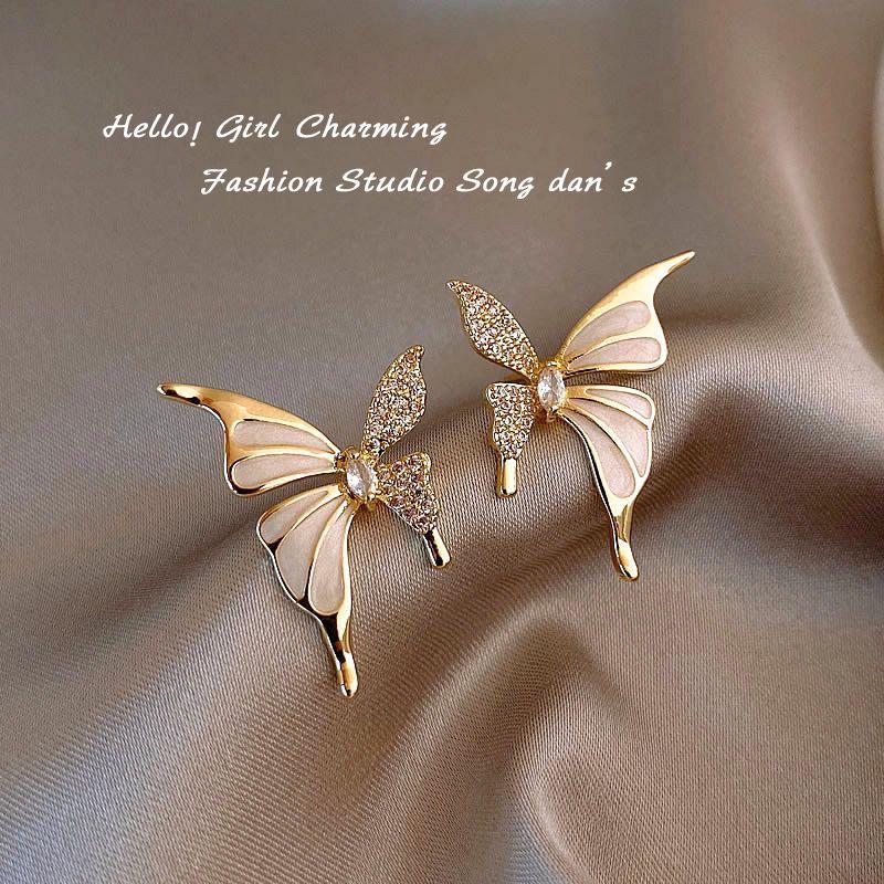 

2024 Сережки-пусети з перлами: Унікальний, Розкішний, Висококласний Дизайн для Жінок