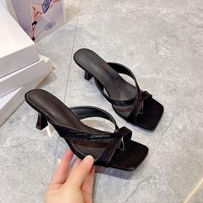 Sexy and Beautiful Cool Slippers Women's Fashion Temperament Open-toe Cross Belt Women's Cool Slippers 2025 Summer New
