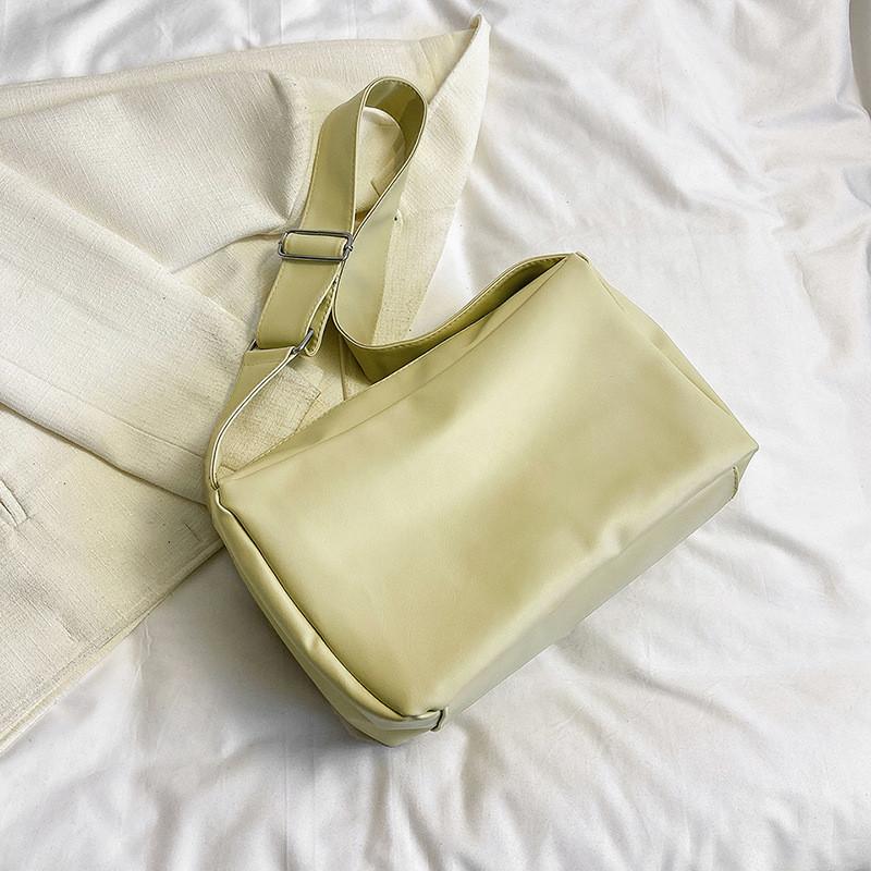 Trendy Large Capacity Fashionable Shoulder Bag For Women In Stylish Solid Colors