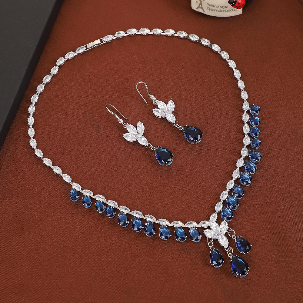 Wassertropfen Schwerindustrie Halskette Ohrringe Set Luxus Leichter Luxus Atmosphärisches Set Zirkon Schwerindustrie Set Klassisch