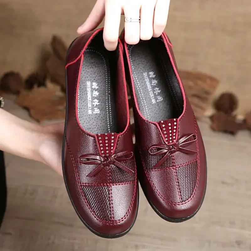 Fashion 2025 Spring and Autumn New Single Shoes Women's Soft Soled Non Slip Flat Shoes Classic Le Fu Shoes Fashion Casual Leather Shoes