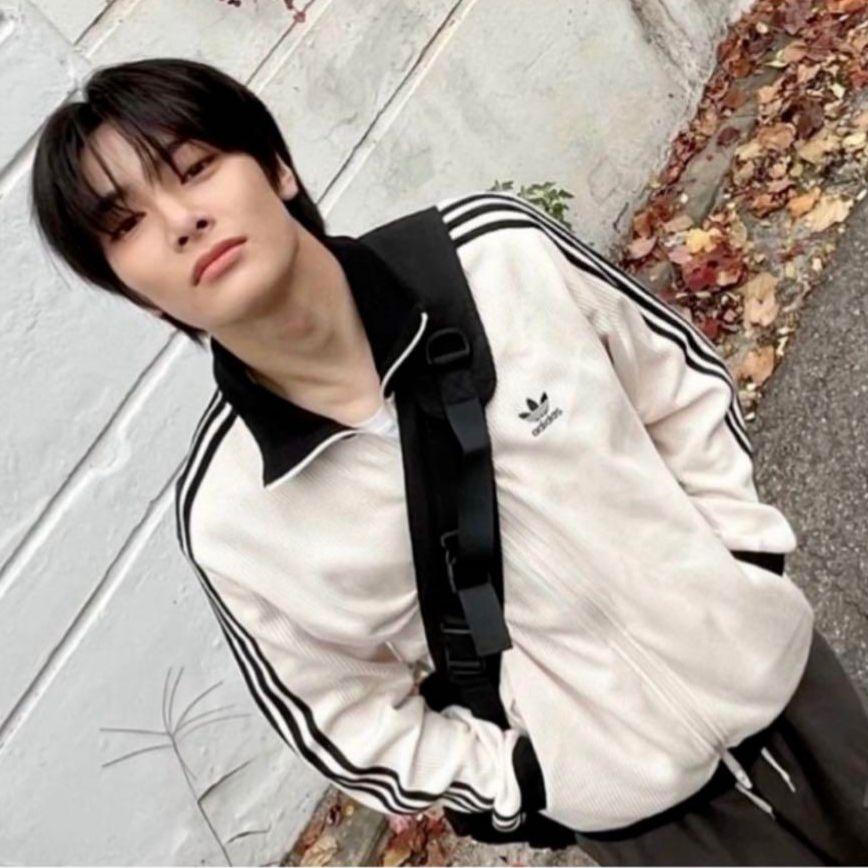 [USED] Authentic adidas Track Jacket, Unisex, XL, Waffle