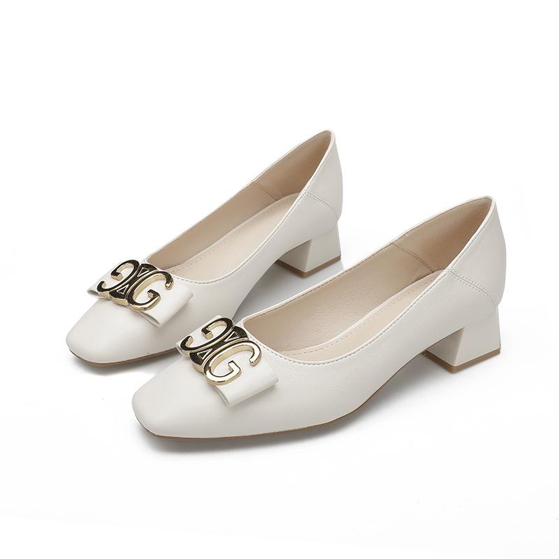 

Late evening wind shallow mouth temperament grandma shoes retro metal buckle thick heel single shoes women s Korean version soft leather commuting 40