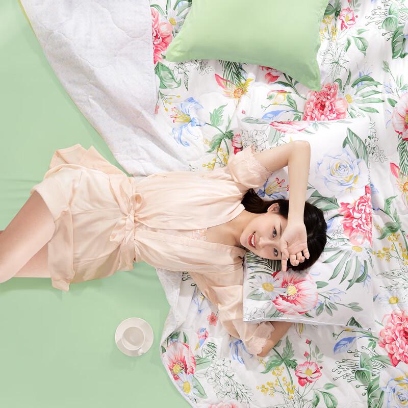 Fuanna Skillful Lotus Antibacterial Summer Quilt