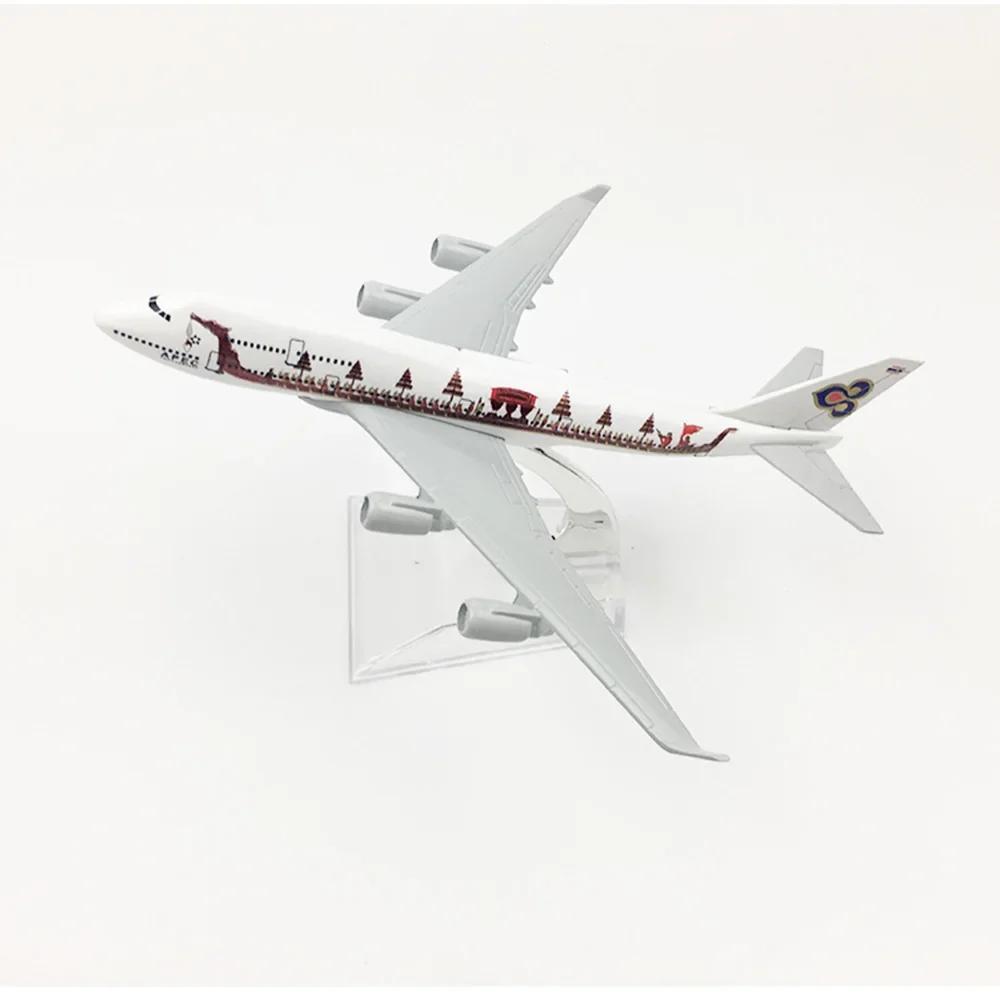 

Diecast Plane Thai Airways Dragon Boat B747 Alloy Airplane Model 16cm Aircraft Metal 1/400 Scale With Base for Enthusiasts Gift