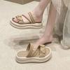 Dámské pantofle, svrchní oblečení, léto 2025, nová móda, tlusté dno, jednoslovné přetahování, neklouzavé, měkké dno, ležérní plážové sandály