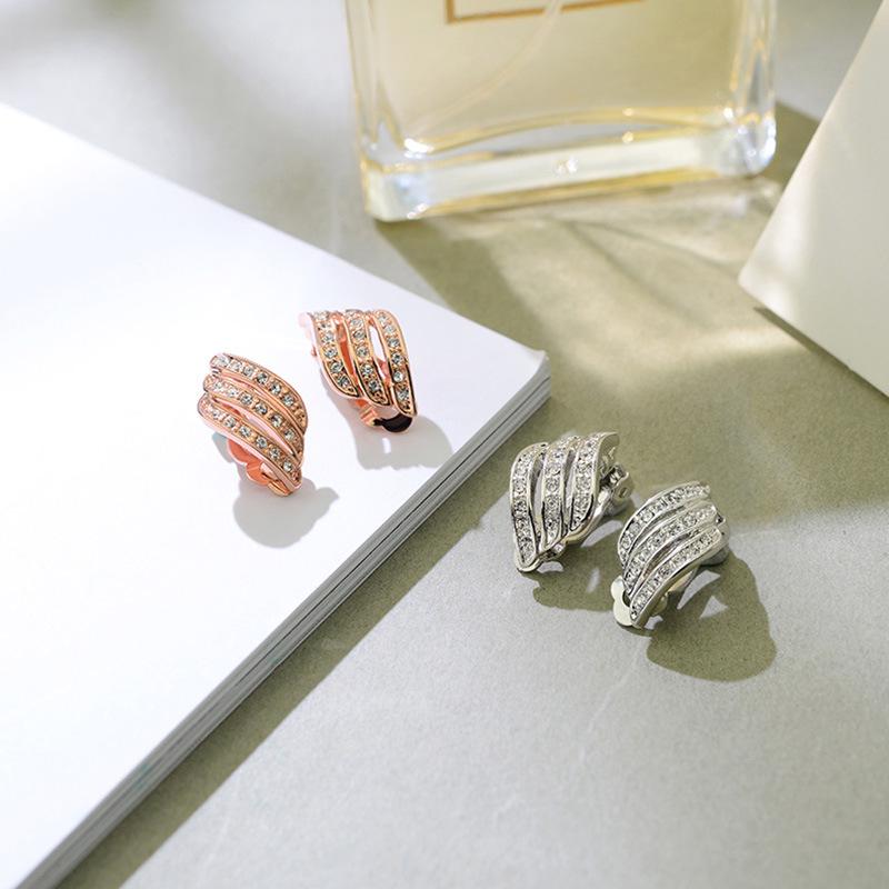 

2022 Trendy High-End Fashion Clip-On Ear Cuffs for Women: Classic Non-Pierced Earrings