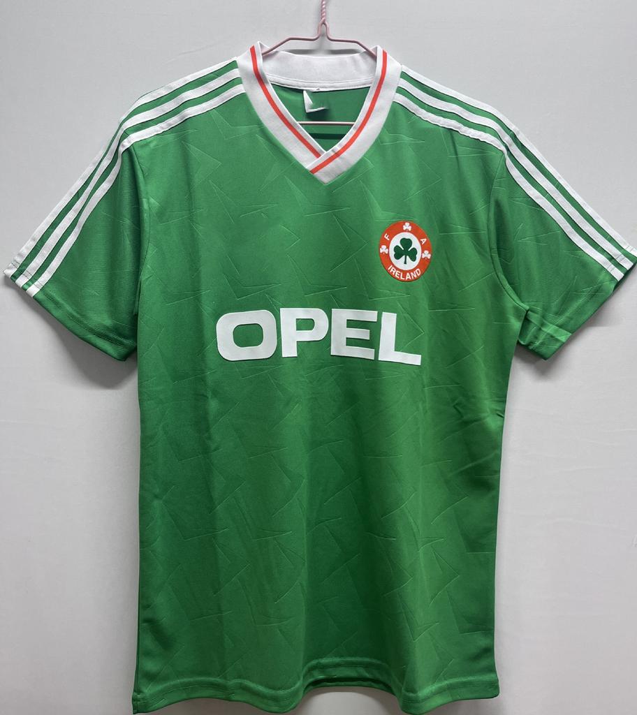 Source: Retro football uniform: Brazil-Real Madrid-Manchester United nostalgic version short-sleeved jersey