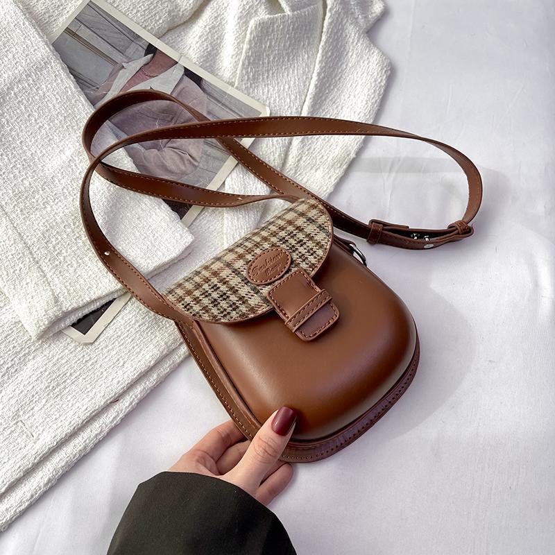 Modetrends Kleine Satteltasche für Damen im Winter, neue Farbkontrast-Design-Handtasche mit einzelner Schulter, Umhängetasche