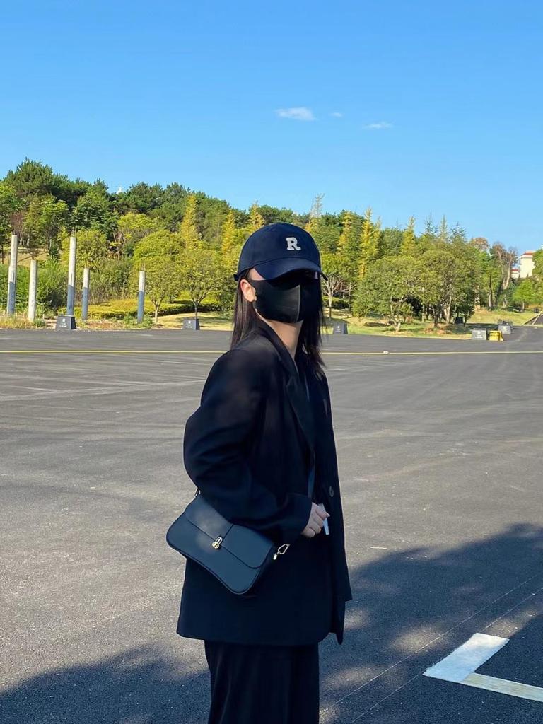 Elegantní taška na bagetu s texturou 2024 – stylová lehká luxusní taška přes rameno a řetízek do podpaží pro ženy