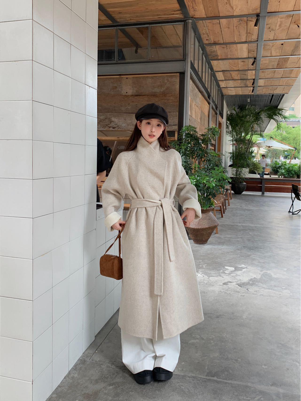 

Пальто из двухсторонней шерсти, женский длинный халат в стиле с двухцветным поясом, издание Осень/Зима 2025. Small