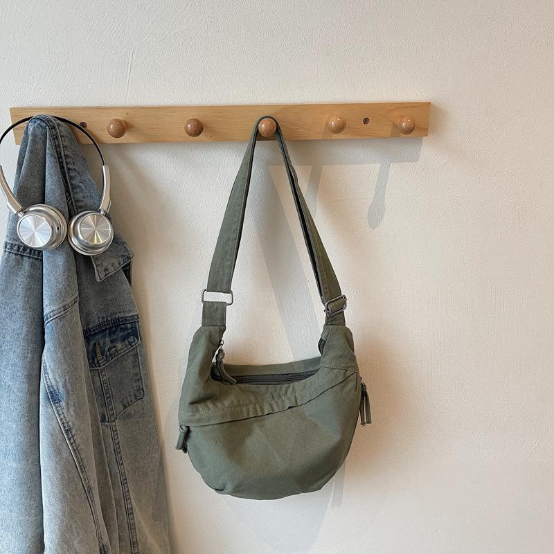 

Japanese simple casual large-capacity messenger bag for women 2025 autumn new student small satchel shoulder cloth bag for women зелёный