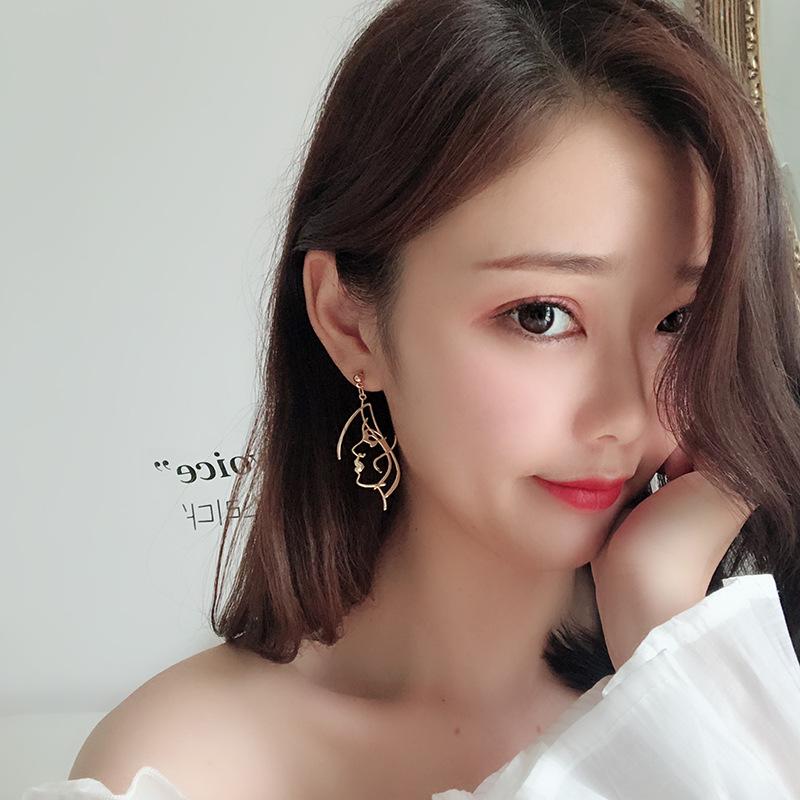Punk Human Face Drop Earrings For Women Retro Abstract Hollow Out Statement Hand Metal Fashion Dangle Earring Jewelry