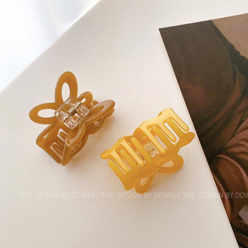 Fashionable 4cm Butterfly Hair Claw Clip Chic Acetate Material For Women