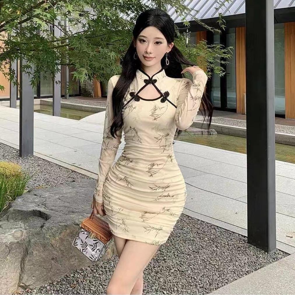 New Summer Chinese Qipao Dress: Women’s Retro Sexy Slim Fit with Frog Button and Hollow Out Details