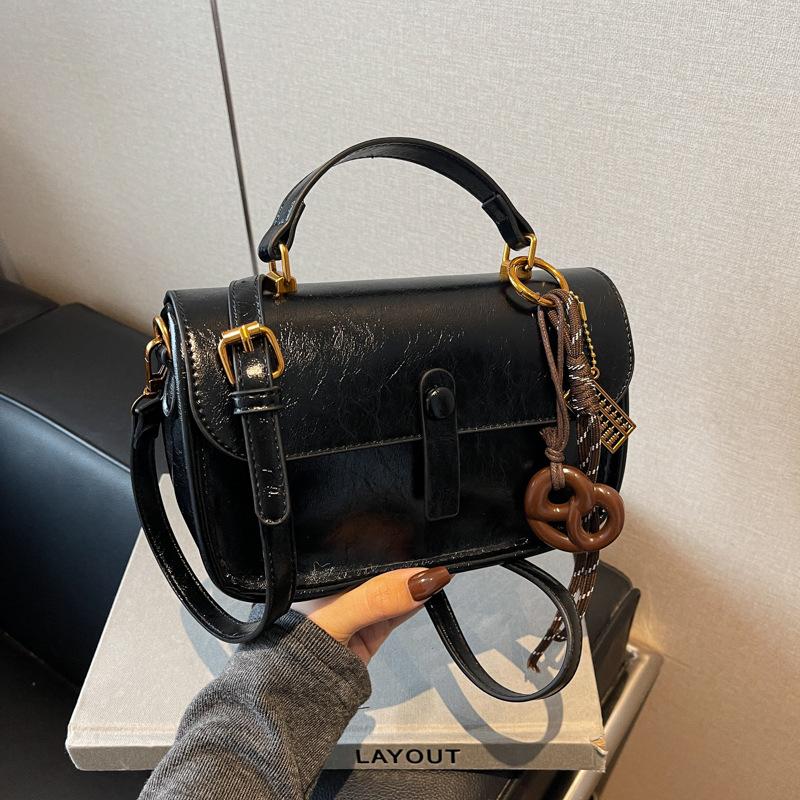 Retro Small Bag Women's Versatile Fashion New Simple Shoulder Messenger Bag Hand Carry Small Square Bag