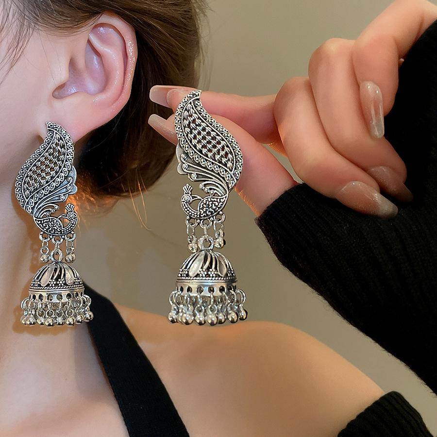 Retro ethnic style round hollow earrings Bohemian temperament elegant earrings niche fashion light luxury earrings women