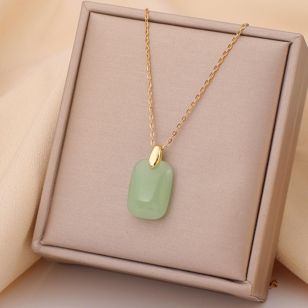 2025 Trendy Women's Titanium Steel Necklace - Non-fading, Light Luxury Collarbone Chain