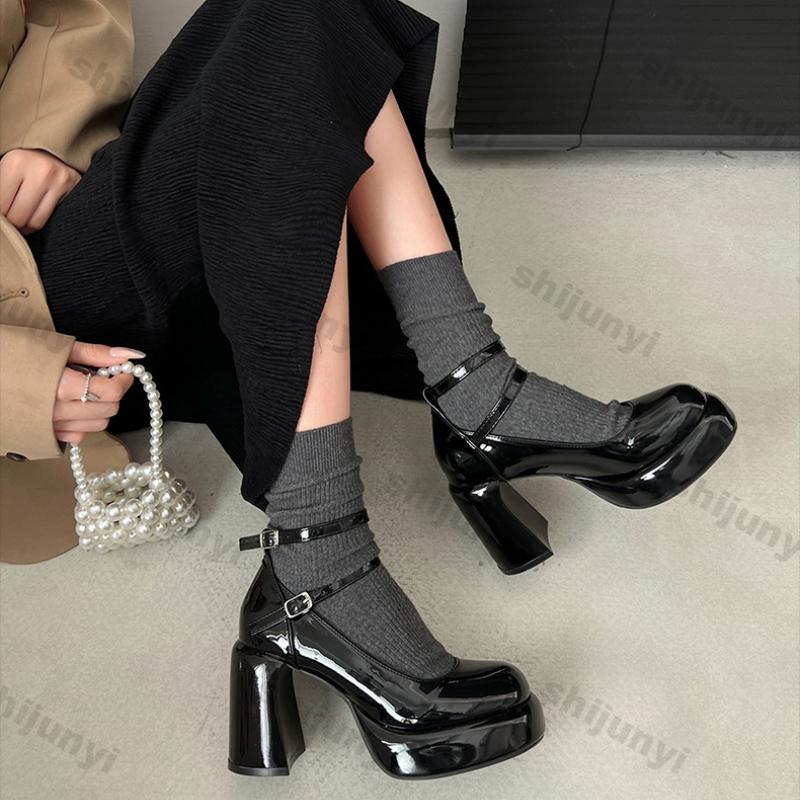 Modische Klobige High Heels Pumps für Damen 2025 Frühling Mode Schnallenriemen Plateau Mary Jane Schuhe Frau Gothic Dicke Absätze Partyschuhe