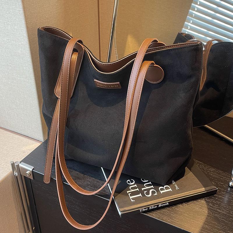 Frosted retro bag women's large-capacity new autumn and winter versatile shoulder bag casual class tote bag