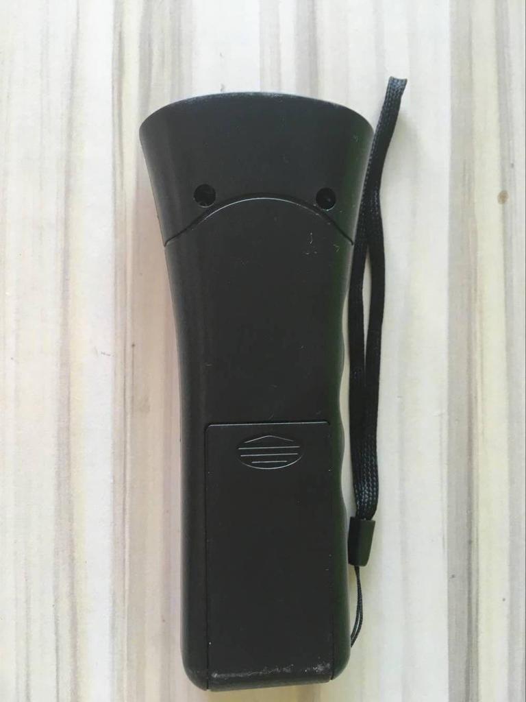 Ultraschall-Hundeabwehr mit Doppellautsprecher und Laser