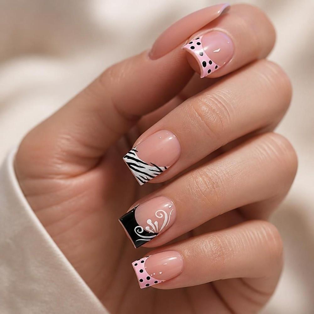 24Pcs False Nails Set Polka Dot Pattern Short Square Nails Sweet Press On Nails