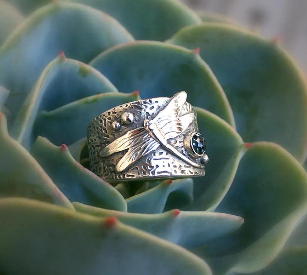 He Cheng Dragonfly Retro Style Texture Ring