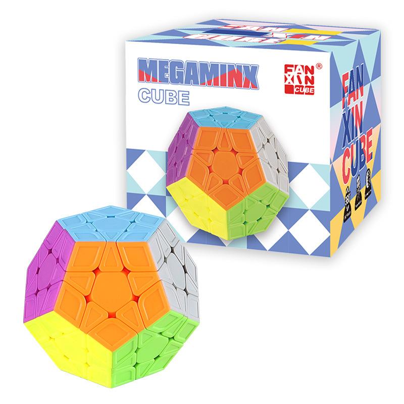 Verdrehter schräger Rubik's Cube einfarbig Farbe Alien Drei-Ebenen-Variante Kreativ Leichtgängig Kinder Lernspielzeug