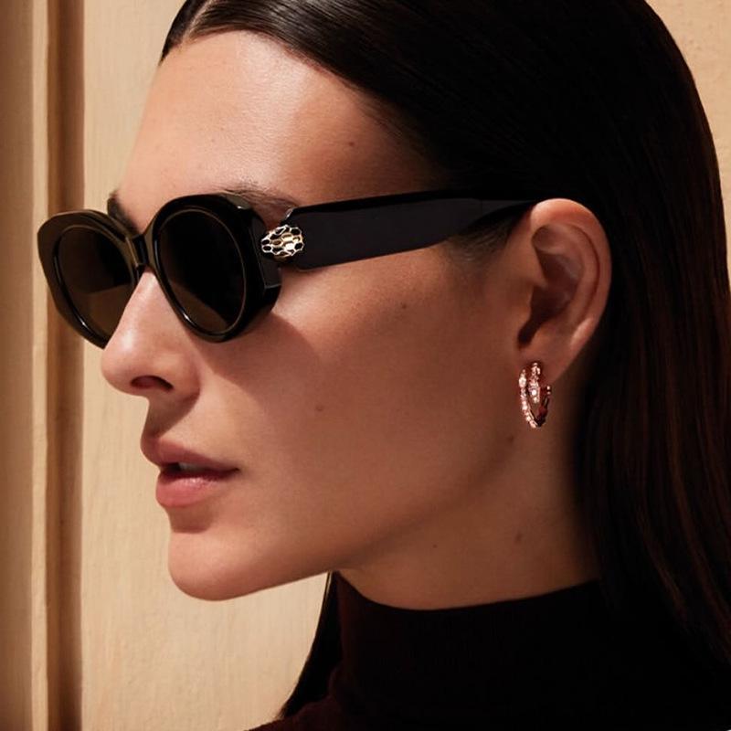 Trendy Irregular Square Designer Sunglasses for Women Unique and Stylish Fashion Sun Glasses Asymmetric Colorful Outdoor Shades
