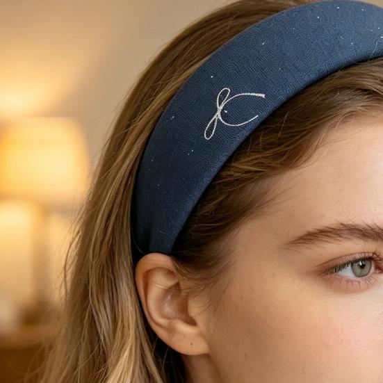 Yousheng Süßer Stil Stirnband Blaue Stickerei Verdickte Schwammpolsterung Schleifenmuster Haarreif mit Glatten Kanten Gesichtsformendes Haaraccessoire
