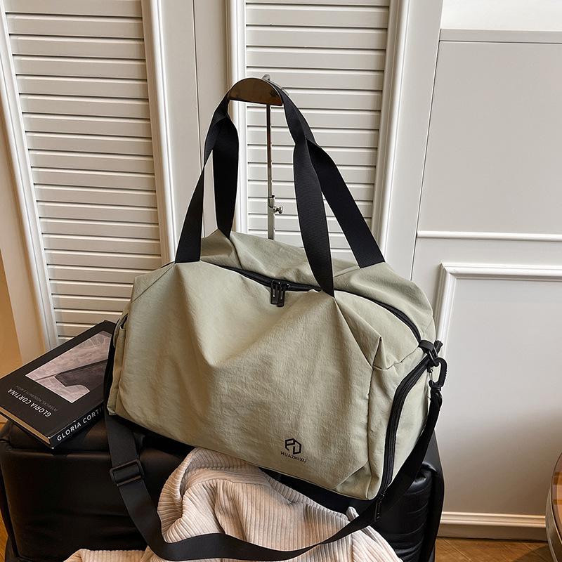 Women's Lightweight Large Capacity Travel Bag - Fashionable & Versatile for Sports and Fitness