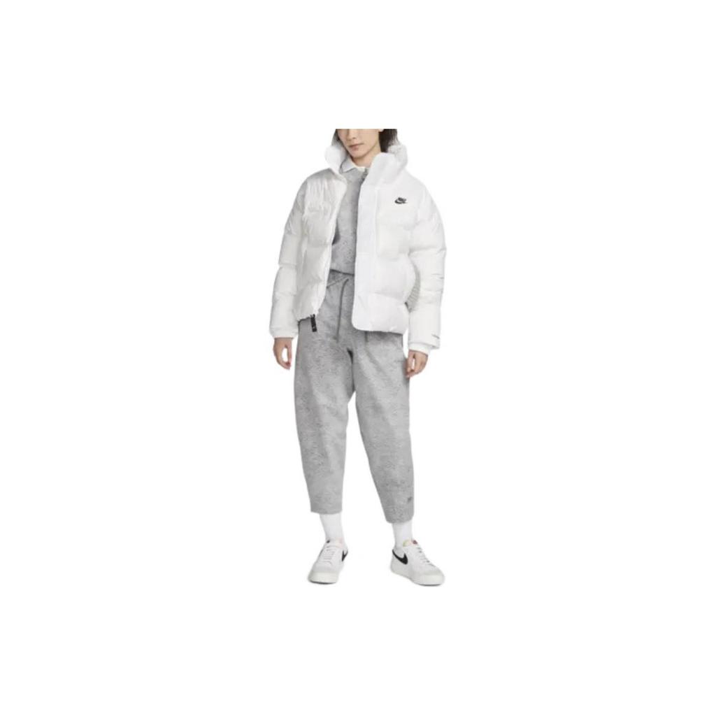 Nike Therma-FIT City Series Kurtka puchowa z nadrukiem logo, z wysokim kołnierzem, damska, odzież wierzchnia, biała DV0555-100