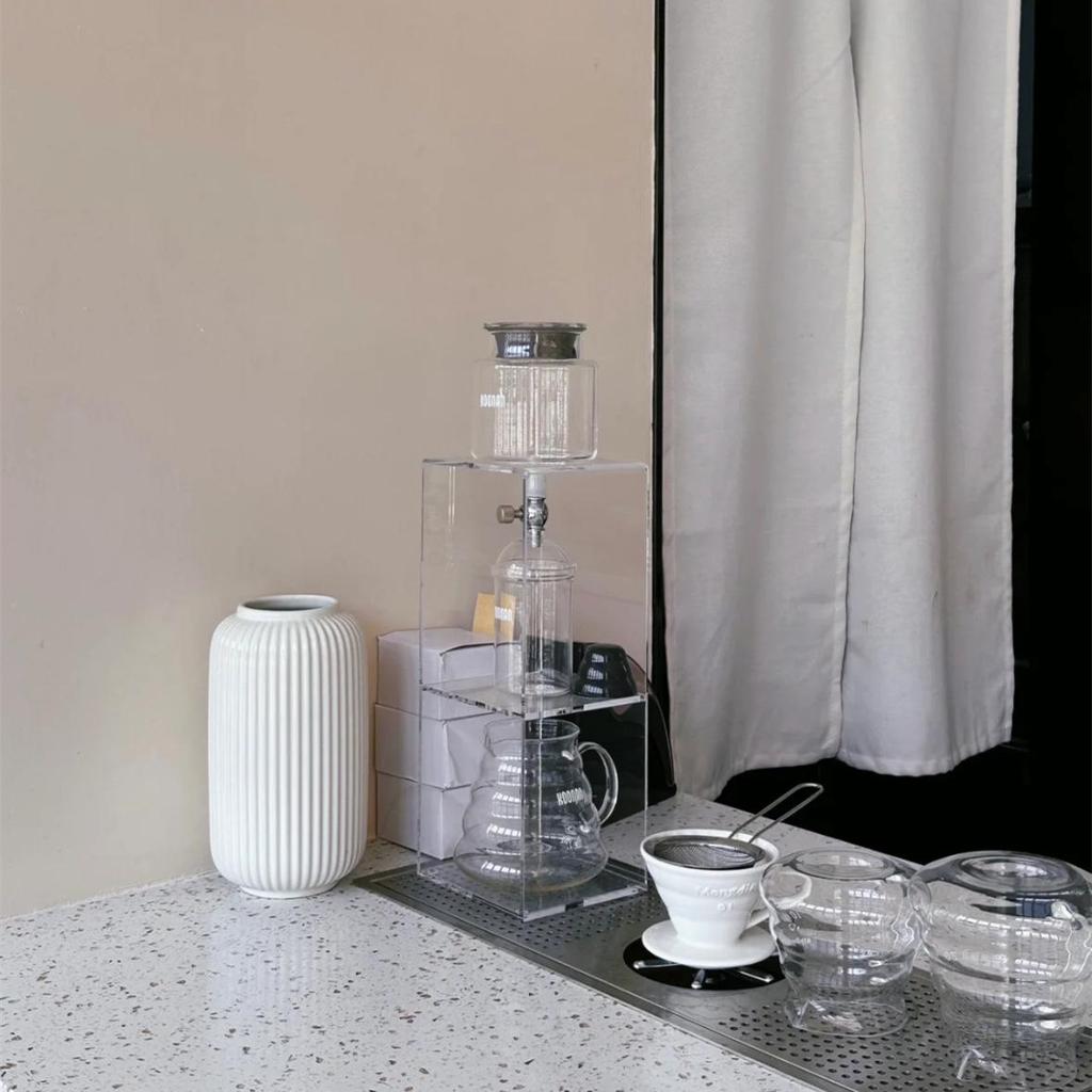 Modern White Striped Ceramic Vase for Minimalist Living Room Decor and Dining Table Display