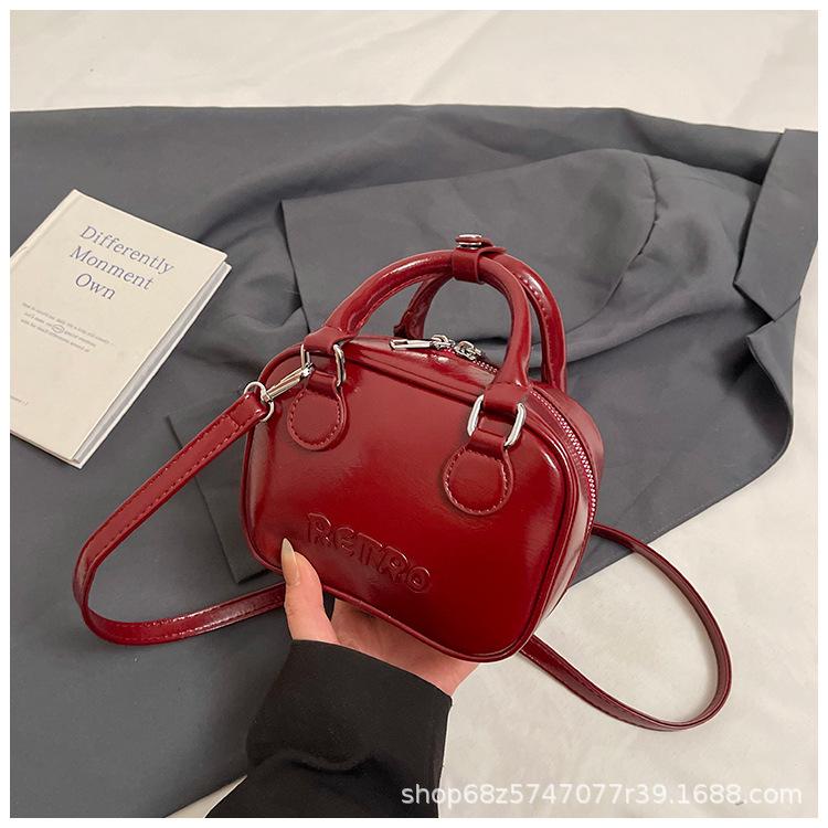 Fashion handbag women's 2025 new trendy fashion super fire shoulder bag high-end messenger small square bag