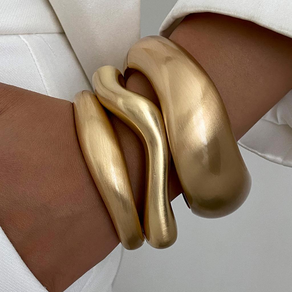Ingemark Creative Hip Hop Matte Heavy Metal Chunky Spring Bangles for Women New Trend Gold Color Arm Bracelets Grunge Jewelry